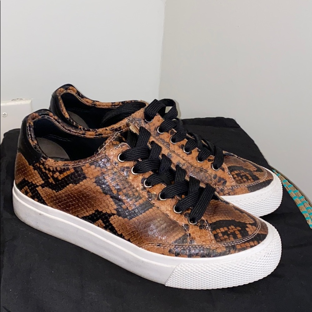 Women’s Rag & Bone Python Print sneaker 38.5 (8.5)
